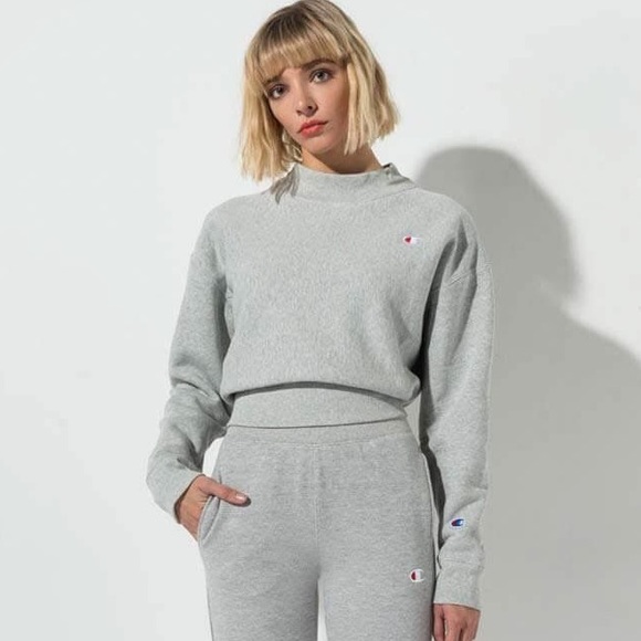 Champion Tops - Champion Reverse Weave Mock Neck Crop Sweater - M
